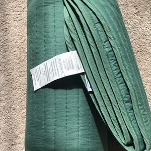 Mainstay Green Quilted Bed Blanket / Throw